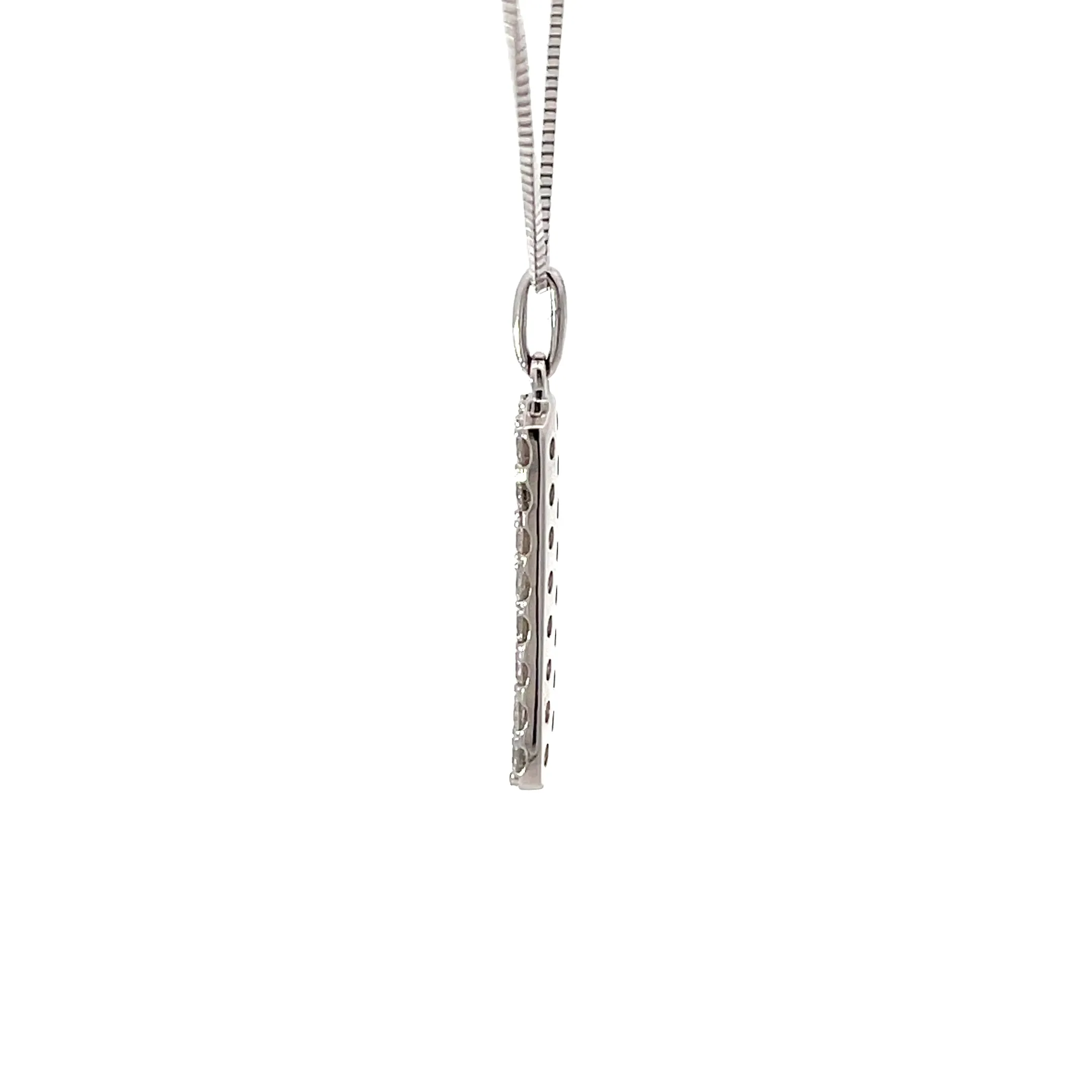18 Karat White Gold Diamond Pendant Necklace