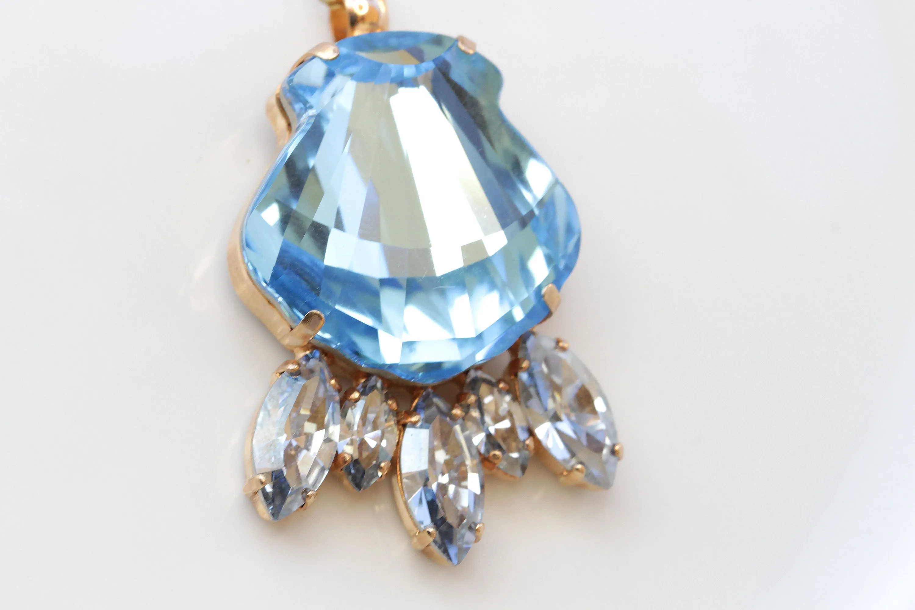 AQUAMARINE SHELL NECKLACE