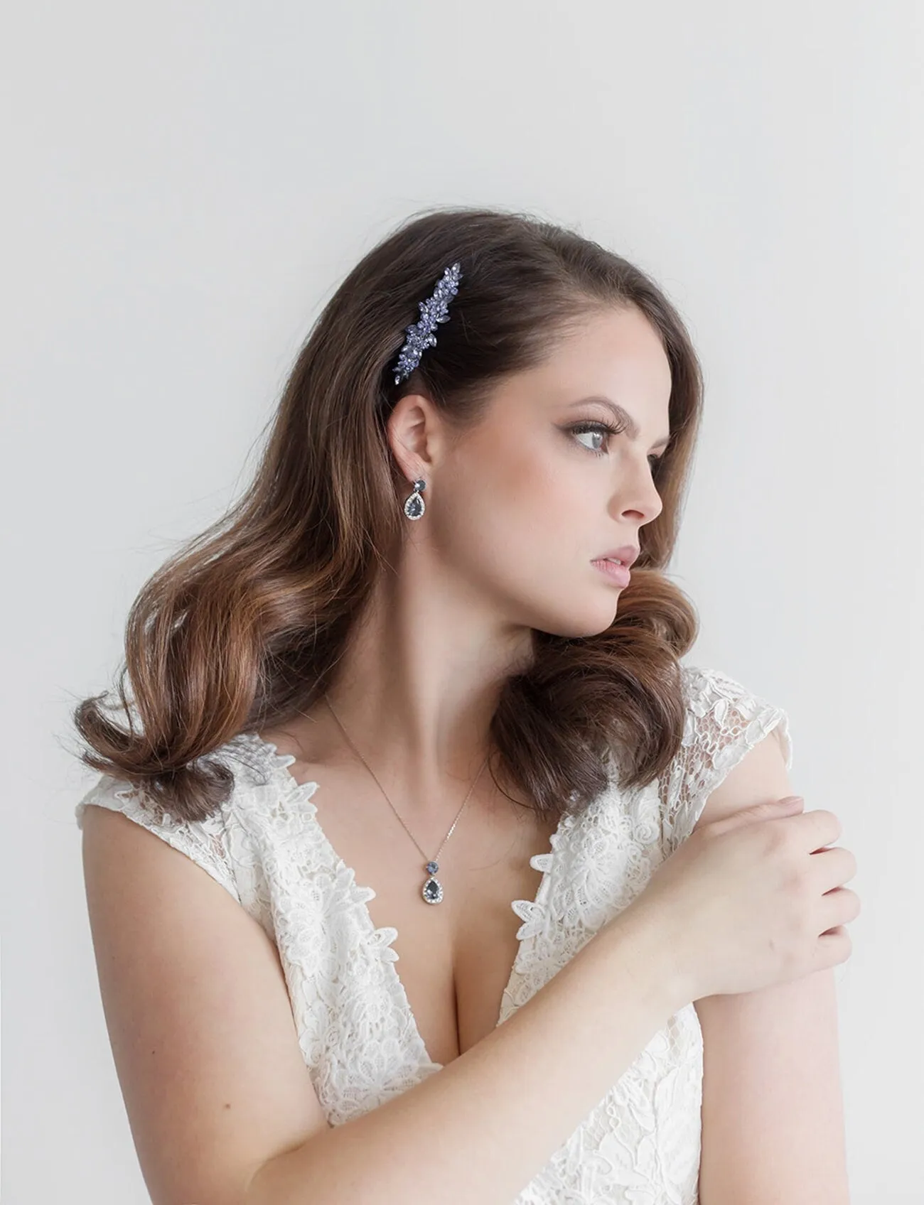 Avery Blue Pear Jewelry Set