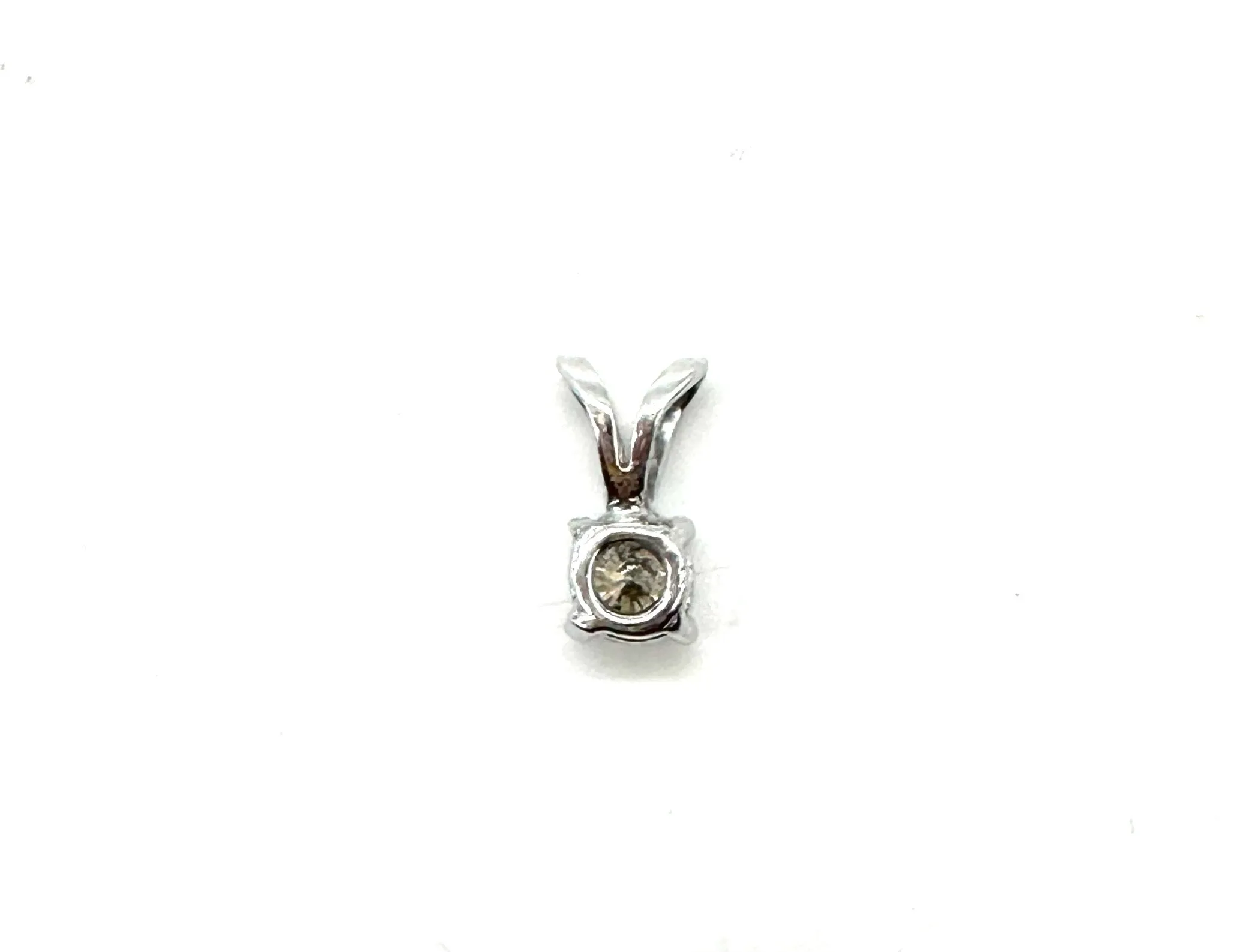 Diamond solitaire pendant