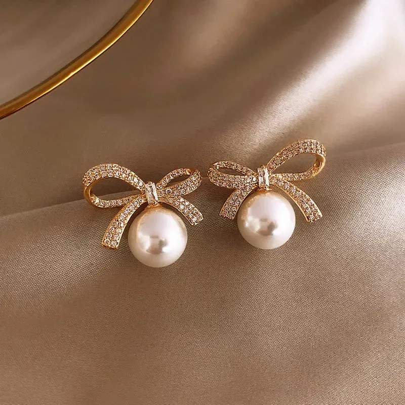 Exquisite Zircon Small Triangle Ear Studs for Women Geometric Pearl Heart Shape Earrings Fashion Party Jewelry Gifts