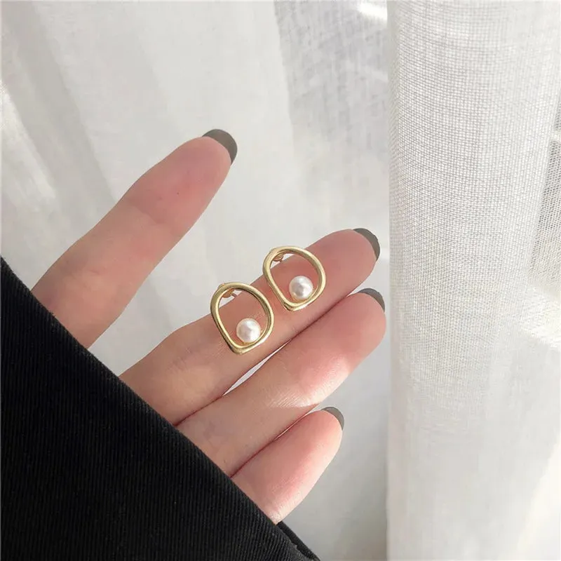 Exquisite Zircon Small Triangle Ear Studs for Women Geometric Pearl Heart Shape Earrings Fashion Party Jewelry Gifts