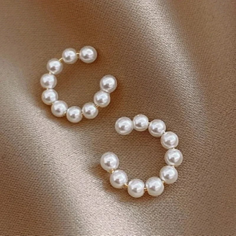 Exquisite Zircon Small Triangle Ear Studs for Women Geometric Pearl Heart Shape Earrings Fashion Party Jewelry Gifts