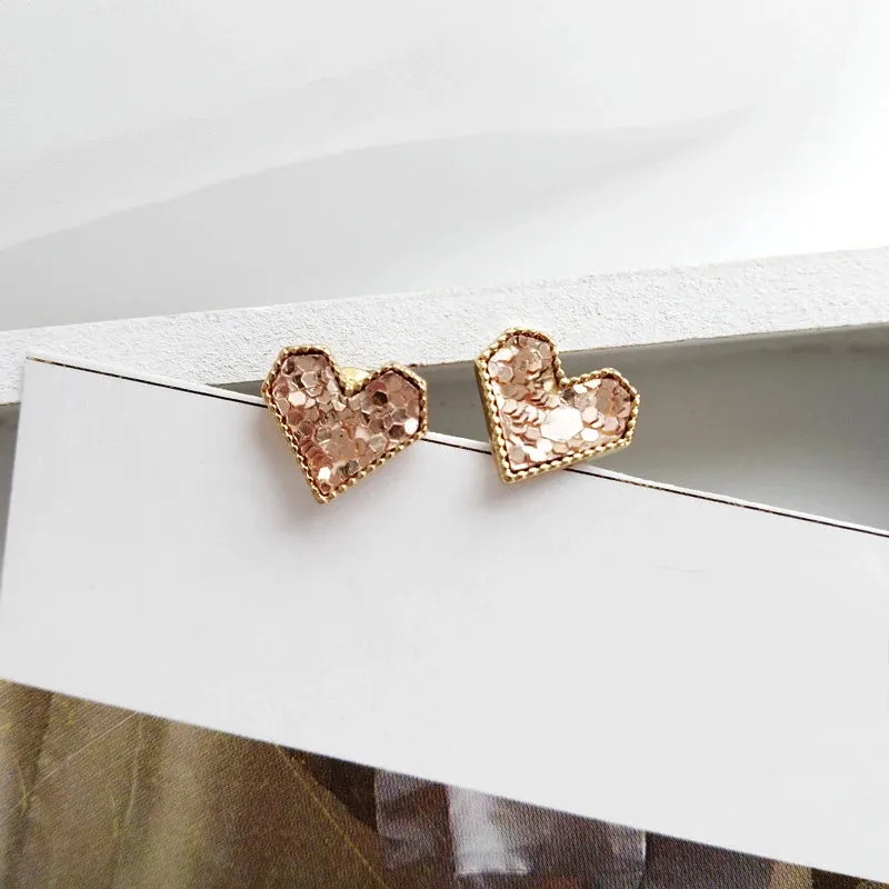 Exquisite Zircon Small Triangle Ear Studs for Women Geometric Pearl Heart Shape Earrings Fashion Party Jewelry Gifts