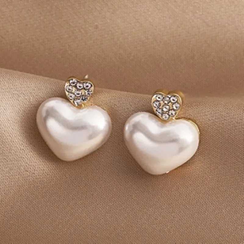 Exquisite Zircon Small Triangle Ear Studs for Women Geometric Pearl Heart Shape Earrings Fashion Party Jewelry Gifts
