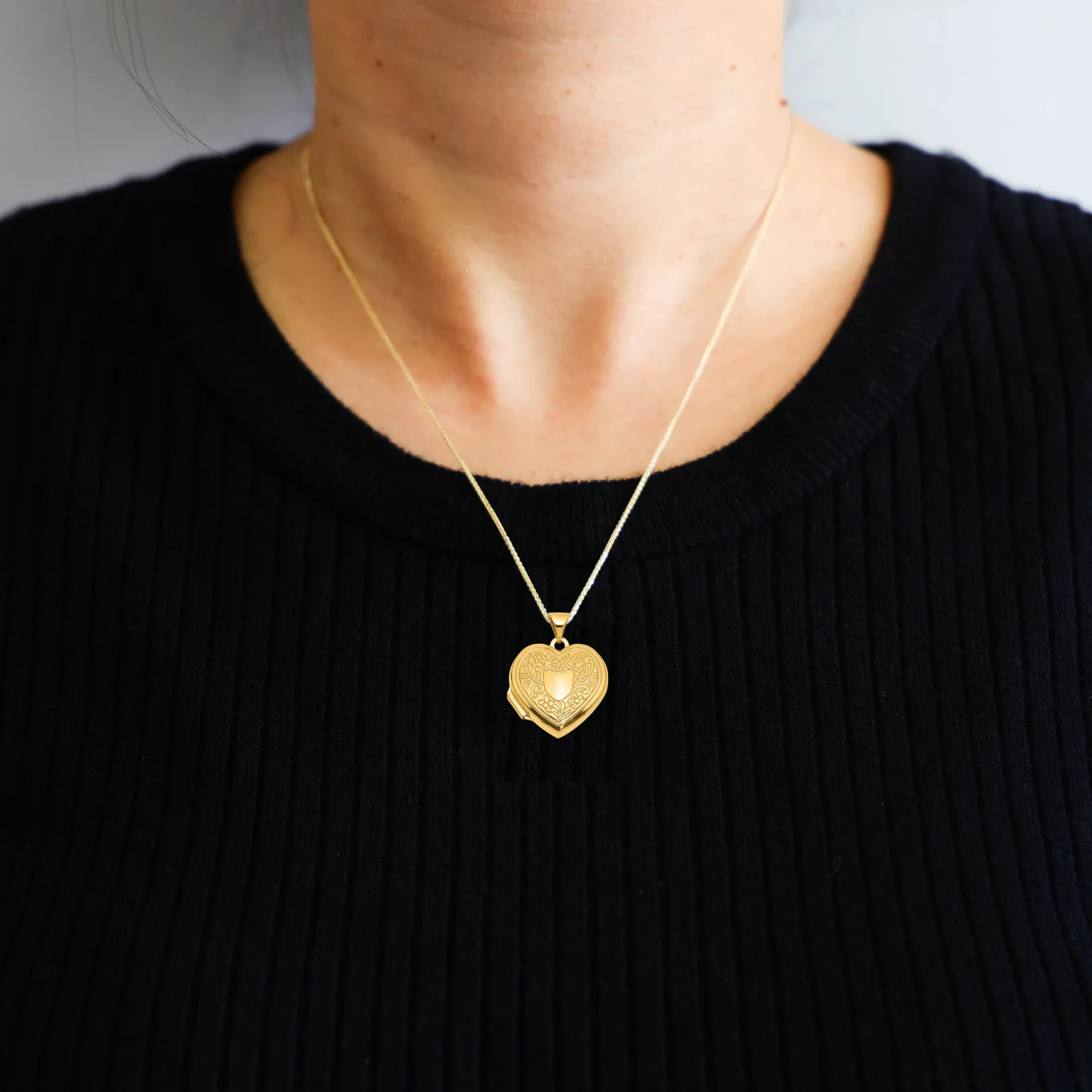 Gold Polished Fancy Floral Border and Crest 18mm Heart Locket - Model XL858
