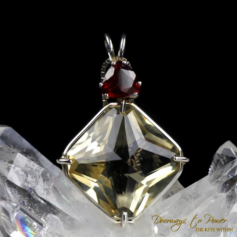 Golden Labradorite Hessonite Garnet Magician Stone Pendant SS