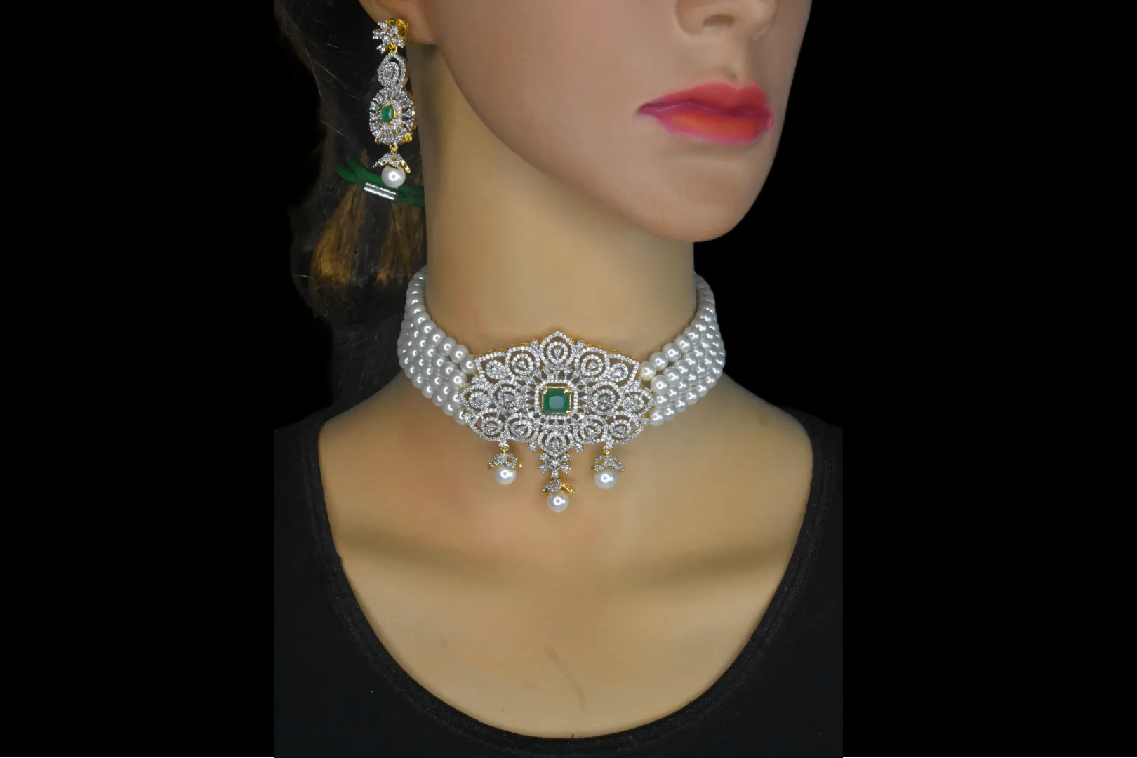 Pearl Choker with Diamond Pendant

By Asp Fashion Jewellery