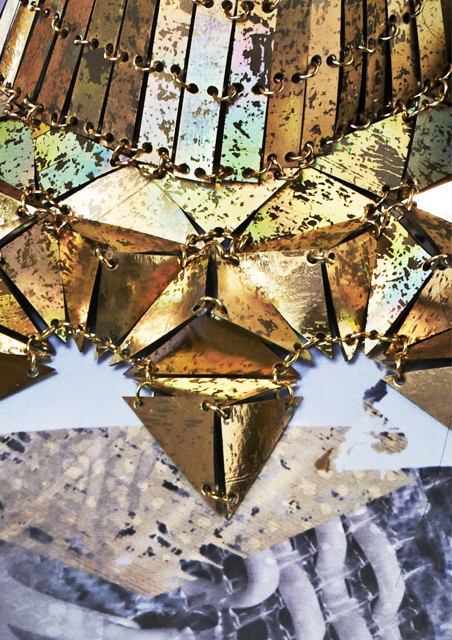 PYRAMID CHOKER