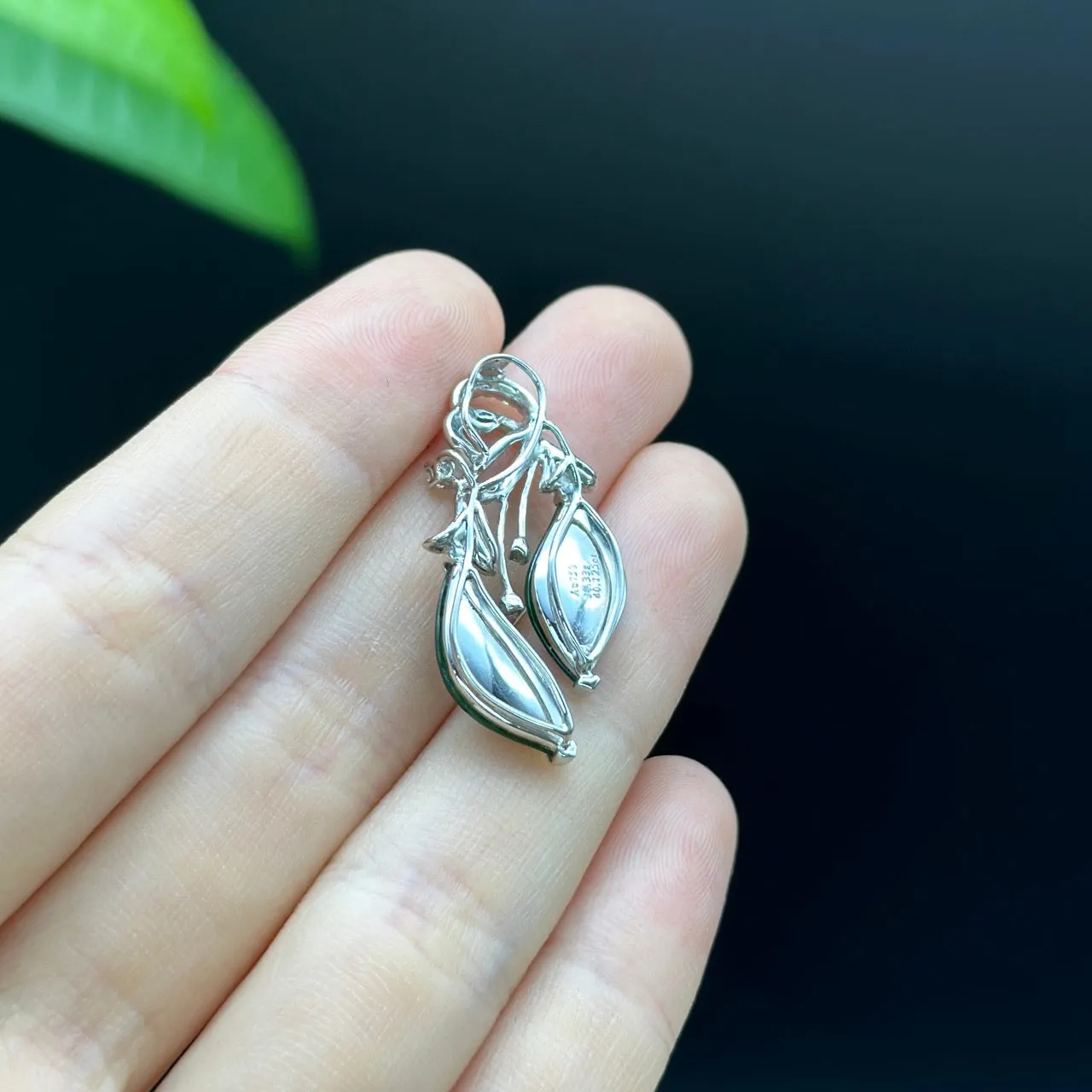RealJade 18k White Gold Genuine Green Jadeite Jade Pendant
