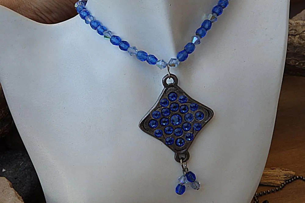 SAPPHIRE NECKLACE