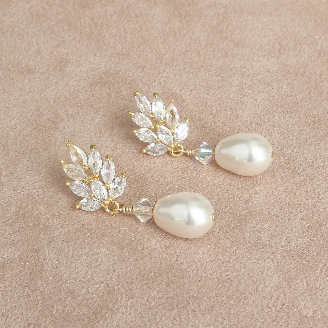 White Pear Pearl Gold Cubic Zirconia Dangle Earrings